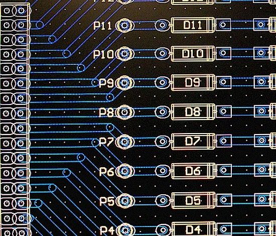 ... lahko pripravite tudi načrt plošče tiskanega vezja ..